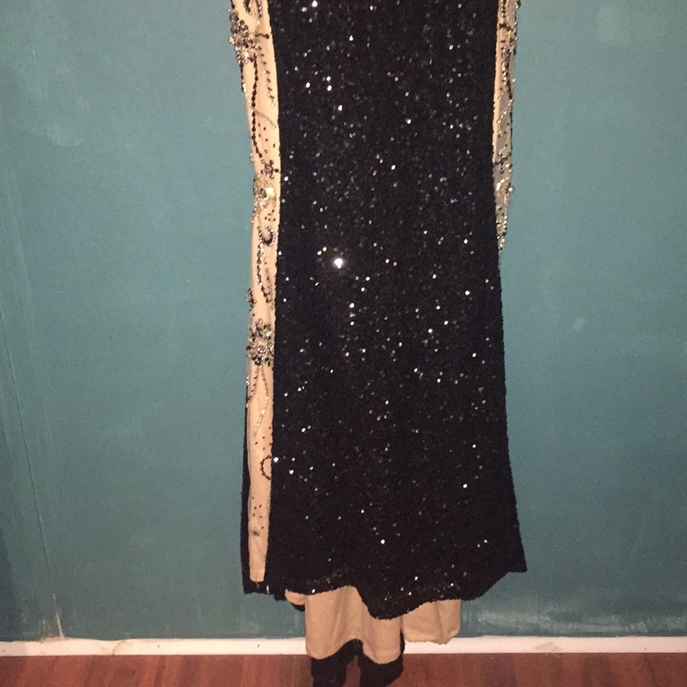 Dress - Picture 4 of 4